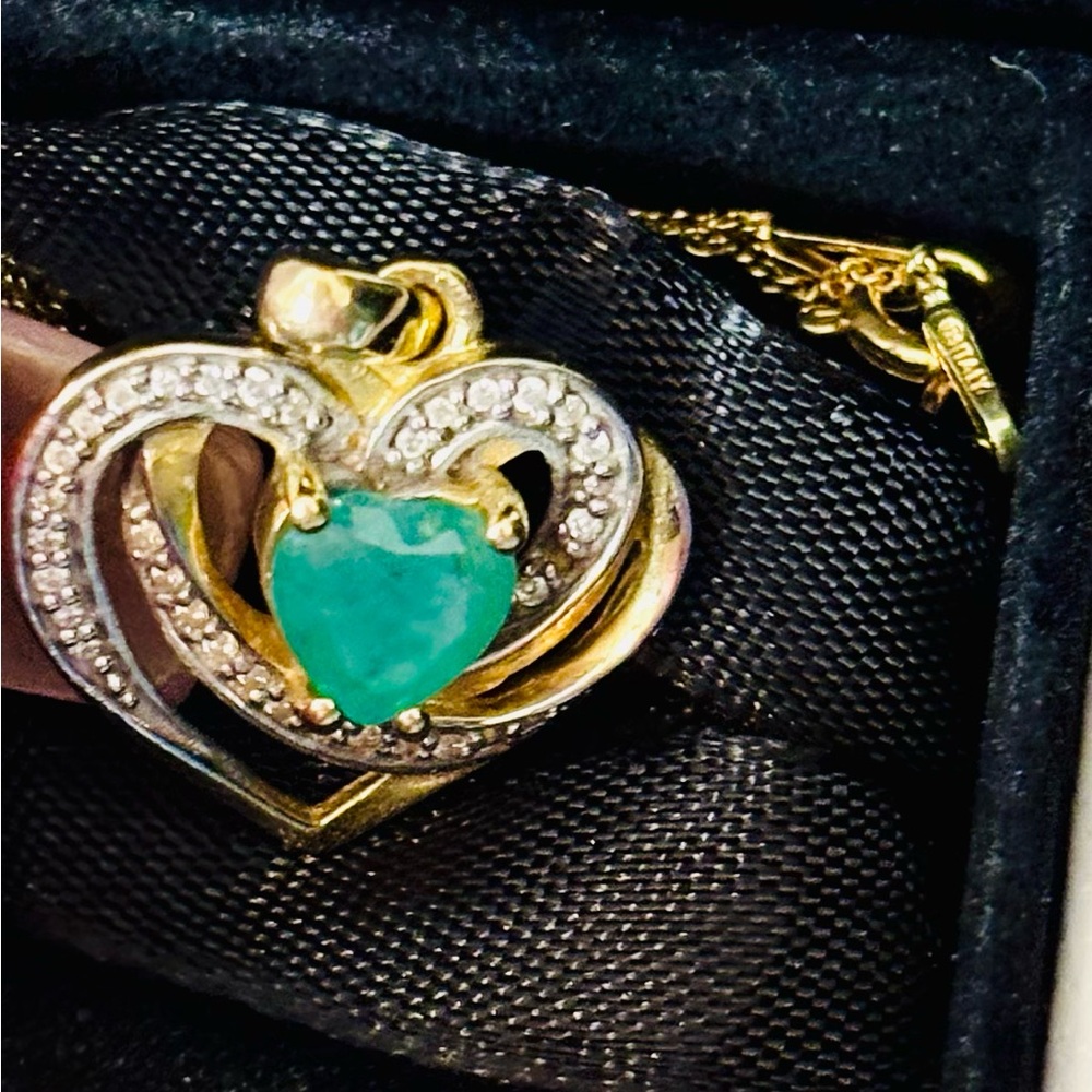 🎄GLENCARA- Gold Diamond
Emerald Celtic heart necklace🎄Lovely Gift! - Picture 2 of 11
